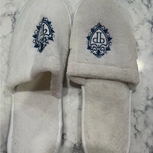 The plaza authentic White Slippers with Blue Embroidery